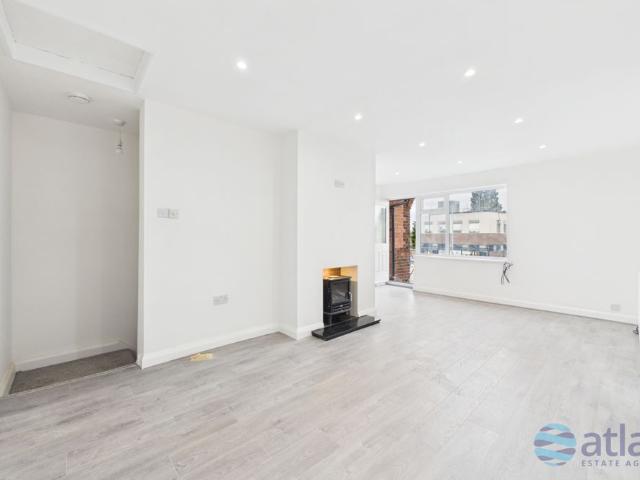 Woodend Avenue, Hunts Cross, L25, L4, Chiltern
