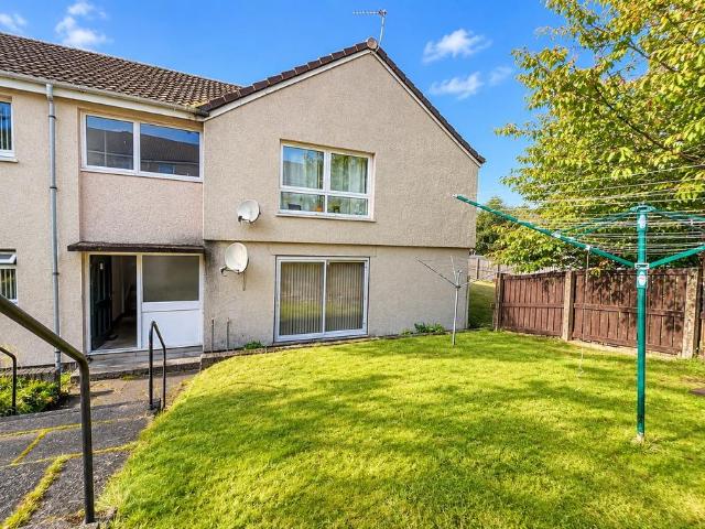 Woodend Walk, Armadale EH48 2 bed ground floor flat to rent £795 pcm £183 pw