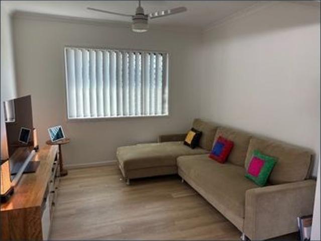 Woodford 4 beds 2 bath 2 car