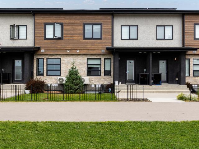 Woodford Townhomes 3 Bedroom Home for Rent at 35 Jack Reimer Dr, Winnipeg, MB R3X 0S3 Island Lakes