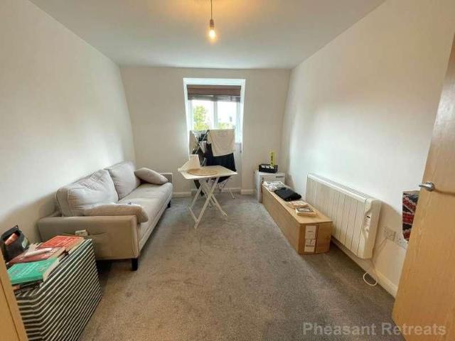 Woodford Way, Witney, OX28