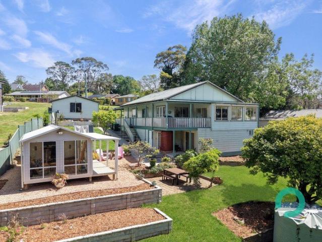 Woodford Weatherboard cottage