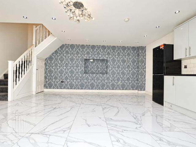 Woodford Avenue, Ilford, Essex IG2, 2 bed maisonette to rent, £2,250 pcm | PrimeLocation