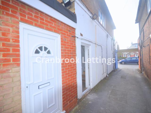 Woodford Avenue, London, IG2 6XE, United Kingdom | 2 bed apartment for rent #140399876 | Rentberry