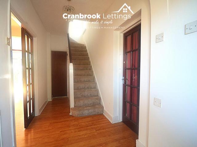 WOODFORD GREEN, IG8 7NU 3 bed terraced house to rent £2,400 pcm £554 pw