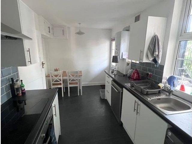 Woodford House, London E18, 3 bed flat to rent, £2,200 pcm | PrimeLocation