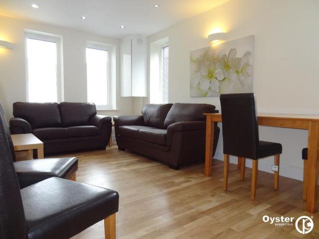 Woodford Road, Watford, WD17 1 bed flat to rent £1,400 pcm £323 pw