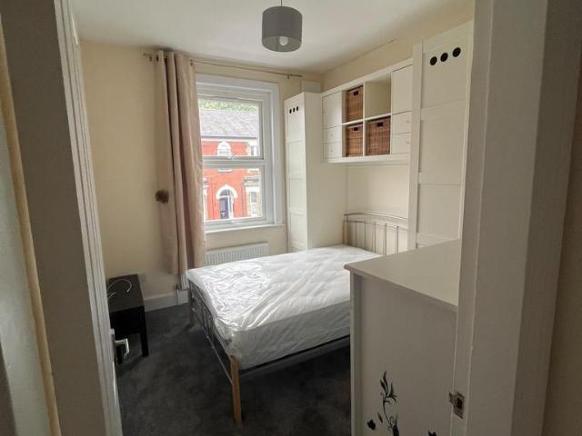 Woodford Road, Watford WD17 1 bed flat to rent £1,480 pcm £342 pw