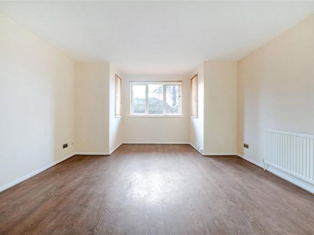 Woodfield Close, EN1, Enfield