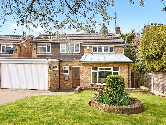 Woodfield Avenue, Northwood, Middlesex HA6, 4 bed detached house to rent, £4,000 pcm | PrimeLocation
