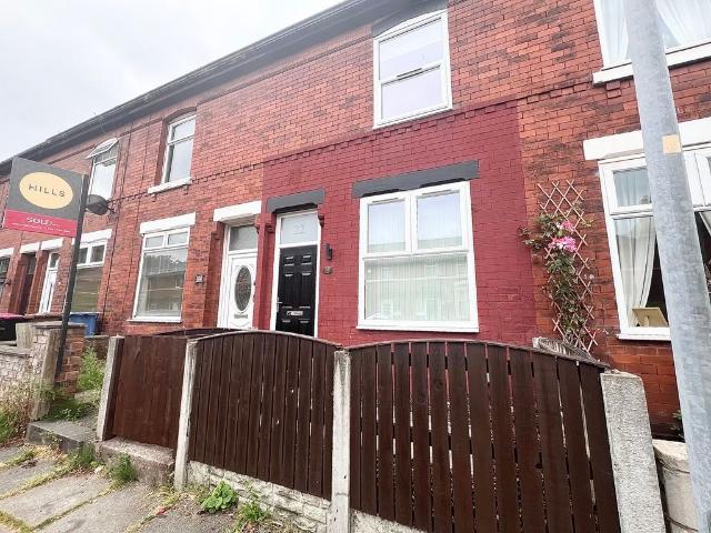 Woodfield Grove, Eccles, Manchester M30, 2 bed property to rent, £1,150 pcm | PrimeLocation
