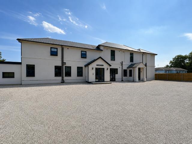 Woodfield House, Tangmere Road, Chichester, West Sussex PO20, 1 bed flat to rent, £1,250 pcm | PrimeLocation