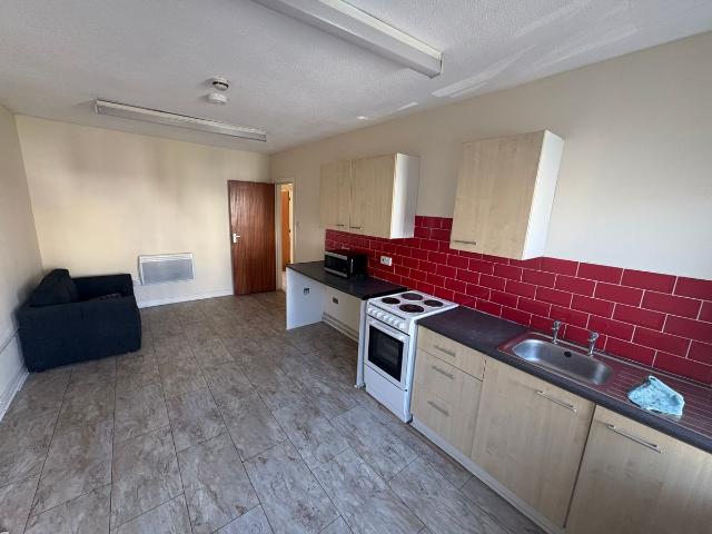 Woodfield Street, Swansea SA6, 1 bed flat to rent, £650 pcm | PrimeLocation