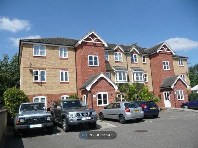 Woodfield Road, Thames Ditton KT7, 2 bed flat to rent, £1,590 pcm | PrimeLocation