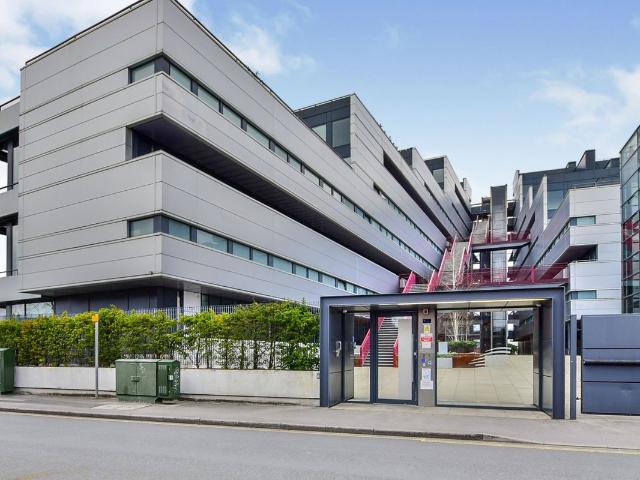 Woodfield Road, Altrincham WA14, 2 bed flat to rent, £1,175 pcm | PrimeLocation