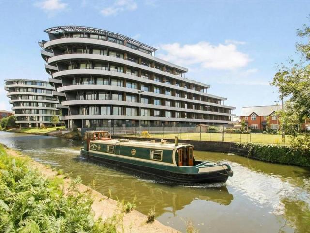 Woodfield Road, Altrincham 1 bed apartment to rent £1,000 pcm £231 pw