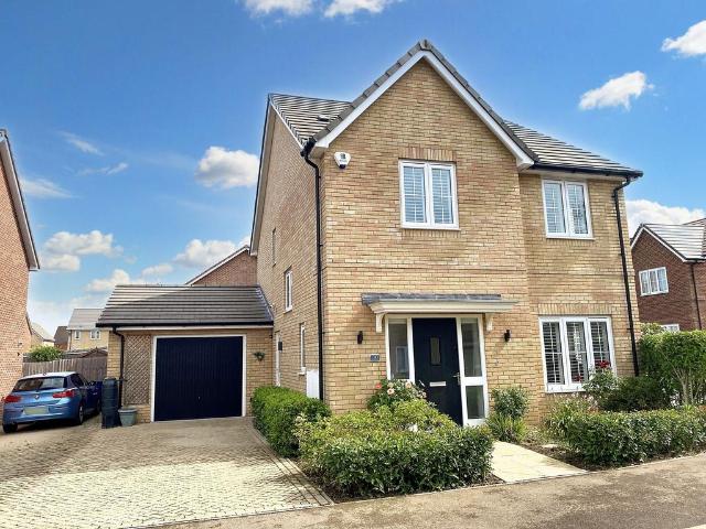Woodfield Road, Highfields Caldecote. 4 bed detached house to rent £1,975 pcm £456 pw