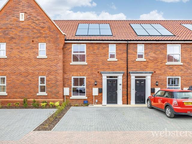 Woodfield Road, Holt NR25, 2 bed terraced house to rent, £1,300 pcm | PrimeLocation