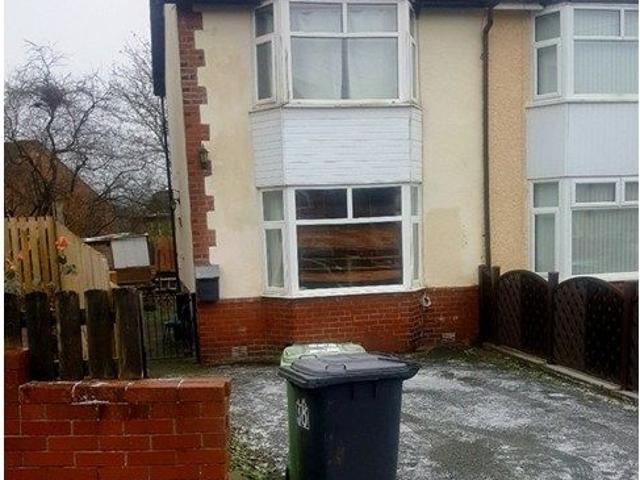 Woodhouse Grove, Huddersfield HD2, 2 bed semi detached house to rent, £695 pcm | PrimeLocation