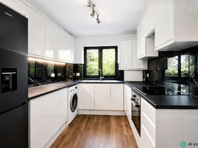Woodhouse Eaves, Northwood HA6, 2 bed flat to rent, £2,000 pcm | PrimeLocation