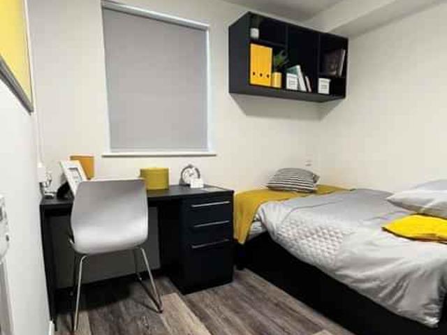 Woodhouse Flats, Leeds Has an Apartment