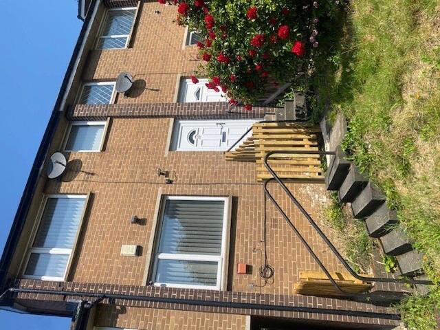Woodhouse Hill, Fartown, Huddersfield HD2, 2 bed terraced house to rent, £750 pcm | PrimeLocation