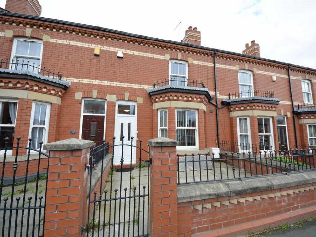 Woodhouse Lane, Springfield, Wigan. 3 bed terraced house to rent £950 pcm £219 pw