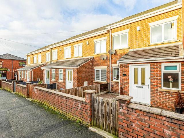Woodhouse Lane, Springfield, Wigan, WN6 3 bed townhouse to rent £875 pcm £202 pw