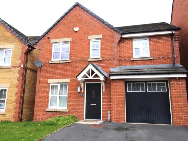 Woodhouses Avenue, Audenshaw 4 bed detached house to rent £2,480 pcm £572 pw