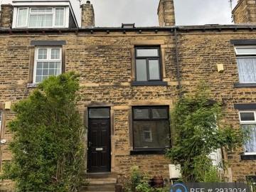 Woodhall Terrace, Bradford, BD3 3 bed terraced house to rent £1,045 pcm £241 pw