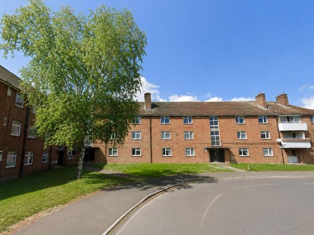 Woodhall Road, Chelmsford CM1, 2 bed flat to rent, £1,375 pcm | PrimeLocation