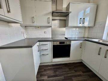 Woodham Lane, Addlestone KT15, 2 bed flat to rent, £1,450 pcm | PrimeLocation