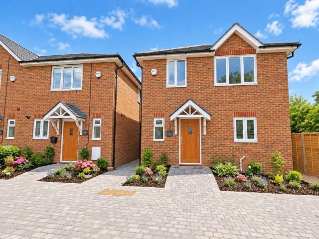 Woodham Lane, New Haw 3 bedrooms Property for lettings Seymours