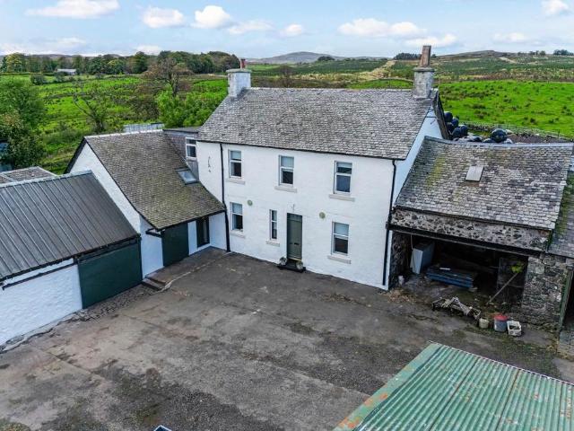 Woodhead Road, Kilmacolm 3 bed detached house to rent £1,495 pcm £345 pw