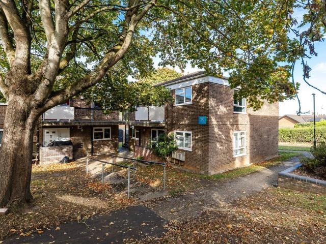 Woodhill Rise, Norwich NR5 2 bed flat to rent £1,100 pcm £254 pw