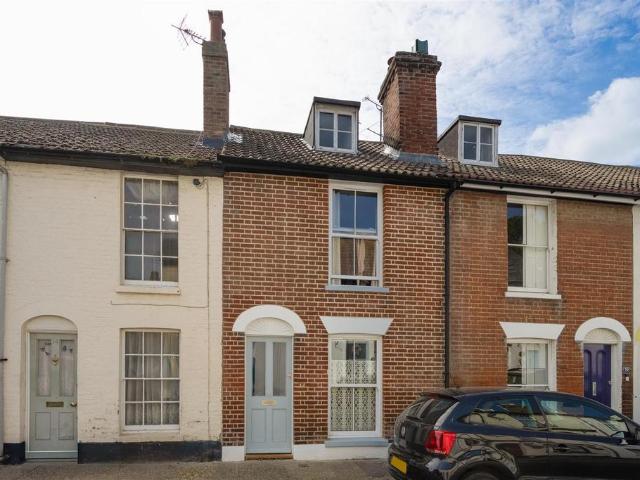 Woodlawn Street, Whitstable 3 bed terraced house to rent £1,650 pcm £381 pw