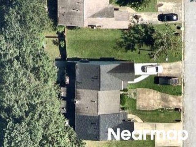 Woodlake Dr
