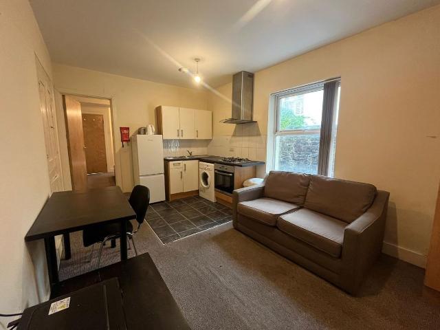 Woodland Terrace, Flat 2, Plymouth PL4, 1 bed flat to rent, £1,057 pcm | PrimeLocation