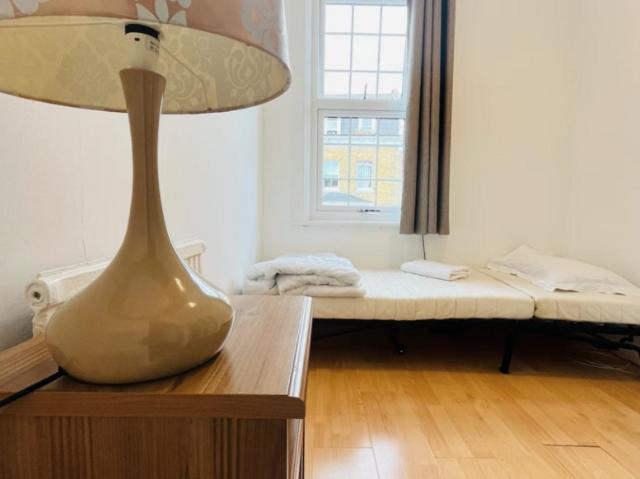 Woodland Terrace, London SE7 5 bed flat share to rent £650 pcm £150 pw