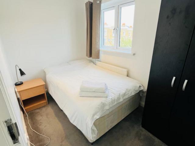Woodland Terrace, London SE7 5 bed flat share to rent £800 pcm £185 pw
