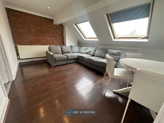 Woodland Way, Mill Hill, London NW7, 3 bed flat to rent, £2,500 pcm | PrimeLocation