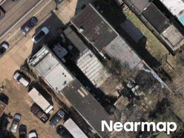 Woodland Ave
