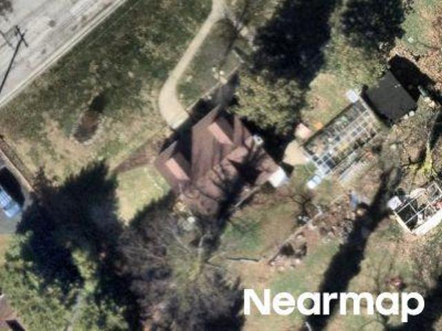 Woodland Dr