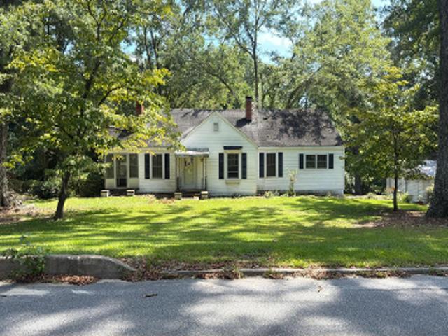 Woodland Dr