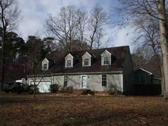 Woodland Dr W