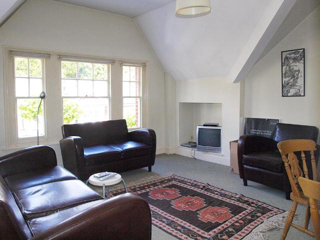 Woodland Gardens, London, N10 3UA, United Kingdom | 2 bed apartment for rent #128739628 | Rentberry