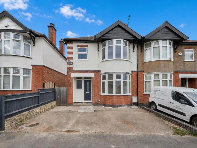 Woodland Road, Hinckley 3 bed semi detached house to rent £1,350 pcm £312 pw