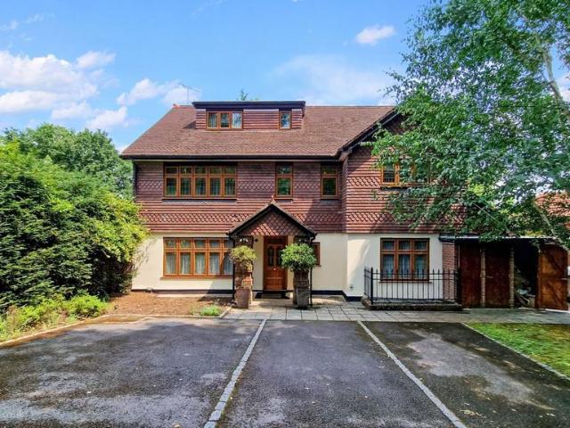 Woodlands Close, Gerrards Cross. 3 bed flat to rent £3,500 pcm £808 pw