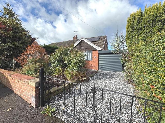 Woodlands Avenue, Cheddleton, Leek 2 bed semi detached bungalow to rent £1,100 pcm £254 pw