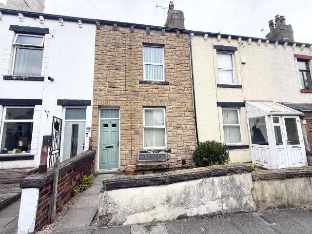 Woodlands Avenue, Stanningley, Pudsey, West Yorkshire LS28, 4 bed terraced house to rent, £1,250 pcm | PrimeLocation